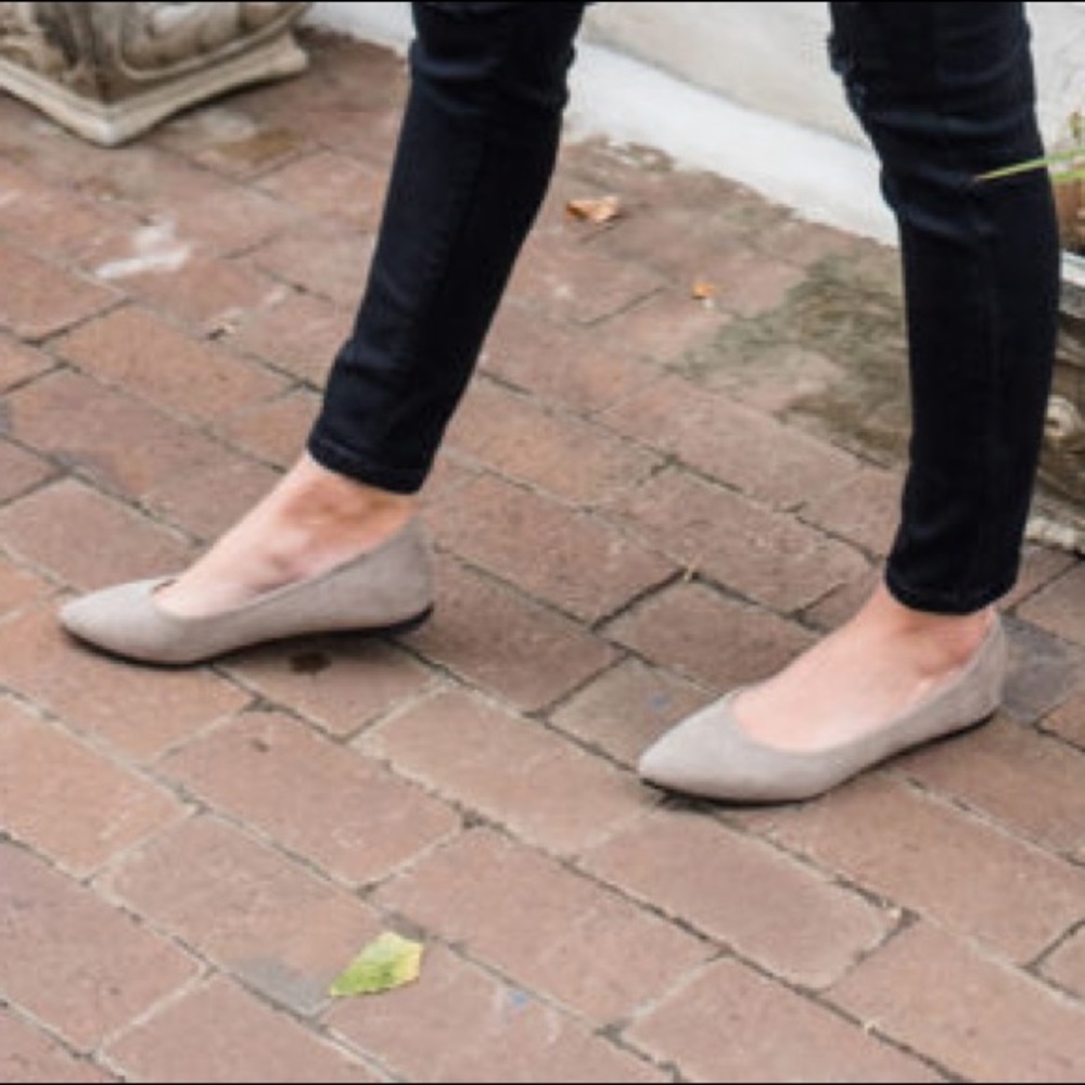 Old Navy cream tan ballet flats